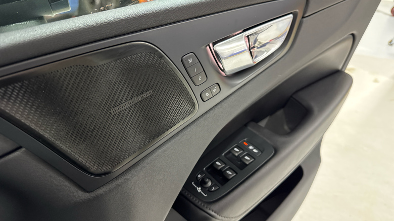 Volvo XC60 2.0 B5P Plus Dark 5dr AWD Geartronic Petrol Estate